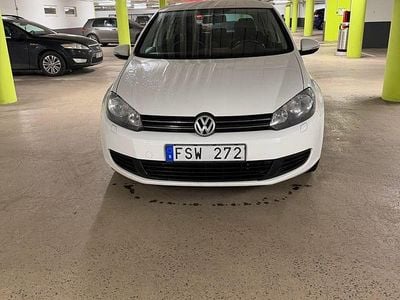 Begagnad VW Golf VI 105 HK (77 kW) 2011 Halvkombi