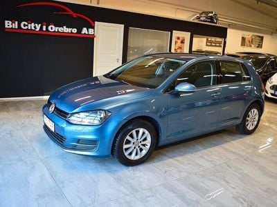 Blå Begagnad 2016 VW Golf VII Halvkombi | 134 900 kr (Marknadspris)