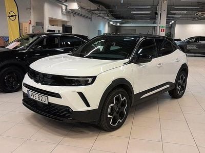 Vit Begagnad 2024 Opel Mokka Ultimate SUV | 234 900 kr (Marknadspris)