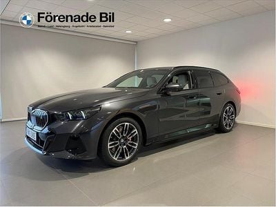 Grå Ny 2026 BMW i5 Kombi | 798 700 kr (Marknadspris)