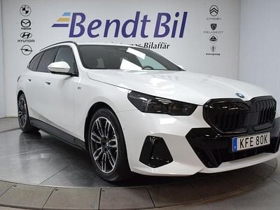 Minerale white Begagnad 2025 BMW 530e M Sport Kombi | 629 500 kr (Bra pris)