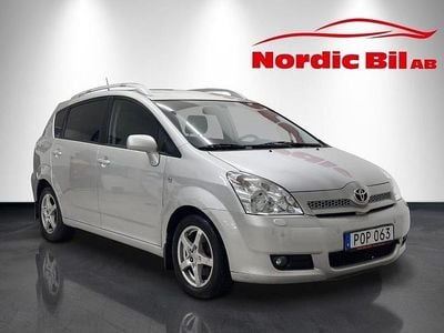 Begagnad Toyota Corolla Verso 129 HK (94 kW) 2006 Silver Minibuss