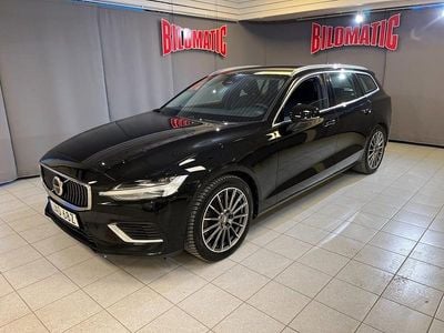 Begagnad Volvo V60 Core 350 HK (257 kW) 2023 Svart Kombi