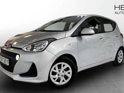 Begagnad Hyundai i10 Comfort 67 HK (49 kW) 2017 Silver Halvkombi