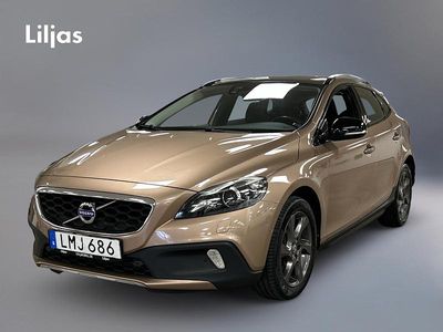 Brun Begagnad 2016 Volvo V40 CC Summum Kombi | 169 000 kr (Marknadspris)