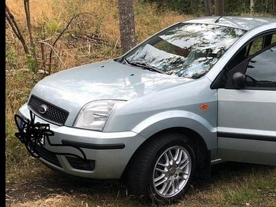 Begagnad 2004 Ford Fusion Halvkombi | 29 000 kr (Marknadspris)