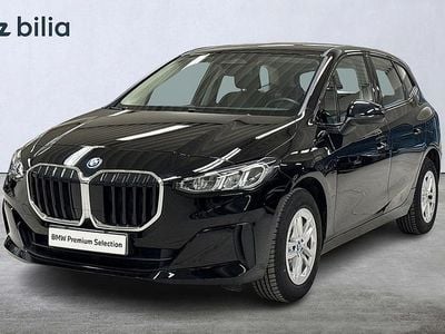 Svart Begagnad 2024 BMW 225 Active Tourer Minibuss | 339 900 kr (Superpris)