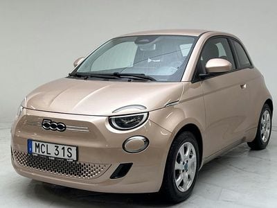 Röd Begagnad 2022 Fiat 500e Icon Halvkombi | 139 000 kr (Superpris)