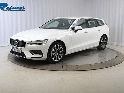 Vit Begagnad 2022 Volvo V60 Core Kombi | 359 900 kr (Marknadspris)