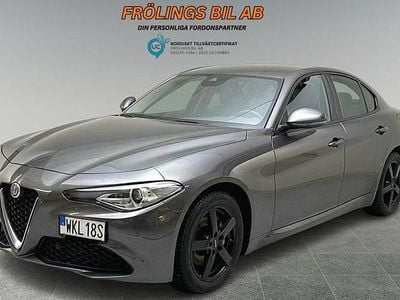 Gråmetallic Begagnad 2019 Alfa Romeo Giulia Super Sedan | 219 000 kr (Marknadspris)