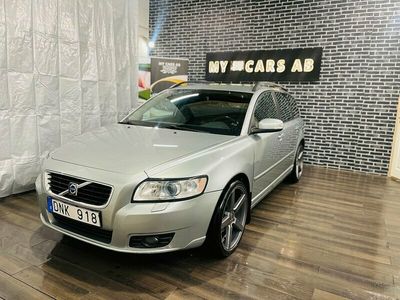 Begagnad Volvo V50 Momentum 109 HK (80 kW) 2007 Silver Kombi