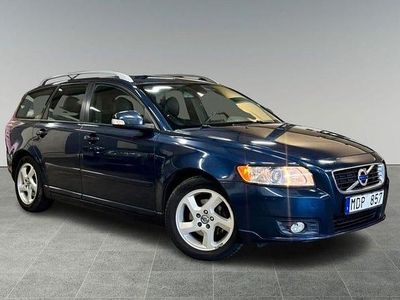 Blå Begagnad 2011 Volvo V50 Momentum Kombi | 44 900 kr (Marknadspris)
