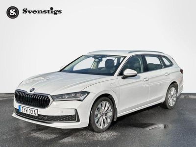 Purity white Begagnad 2025 Skoda Superb Kombi | 419 000 kr (Lite dyr)