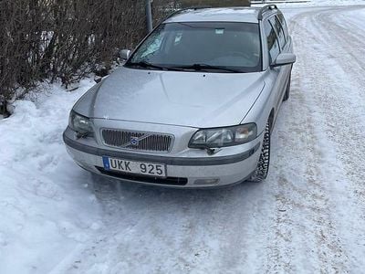 Begagnad 2004 Volvo V70 Kombi | 14 000 kr (Dyr)