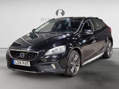 Svart Begagnad 2016 Volvo V40 CC Kombi | 154 900 kr (Marknadspris)