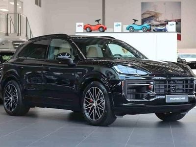 Svart Ny 2026 Porsche Cayenne S E-Hybrid SUV | 1 447 200 kr