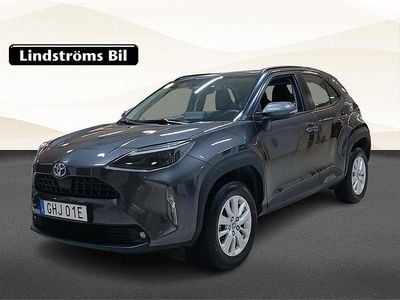 Grå Begagnad 2023 Toyota Yaris Cross Active SUV | 294 500 kr (Marknadspris)