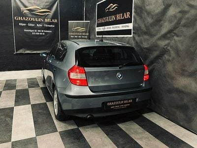 Begagnad BMW 116 Advantage 116 HK (85 kW) 2005 Ljusblå (grå) Halvkombi