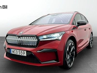 Röd Begagnad 2023 Skoda Enyaq iV SportLine SUV | 444 900 kr (Marknadspris)