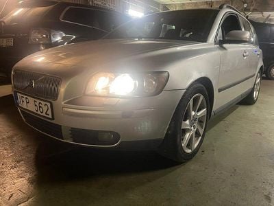 Silver Begagnad 2006 Volvo V50 Kombi | 35 000 kr (Marknadspris)