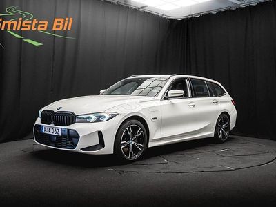 Vit Begagnad 2022 BMW 330e M Sport Kombi | 349 900 kr (Dyr)