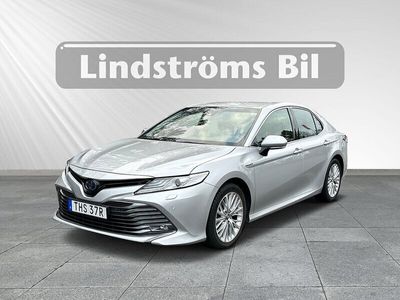 begagnad Toyota Camry Hybrid 2.5 Elhybrid Executive Premium Skinn GPS Vinterhjul Garanti