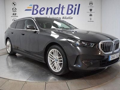 Sophisto grey Begagnad 2024 BMW 530e Efficient Dynamics Kombi | 614 500 kr