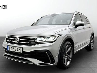 Reflex silver metallic Begagnad 2023 VW Tiguan R-line SUV | 379 900 kr (Lite dyr)