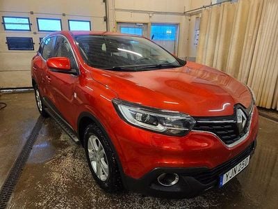 Röd Begagnad 2016 Renault Kadjar LIMITED SUV | 99 900 kr (Marknadspris)