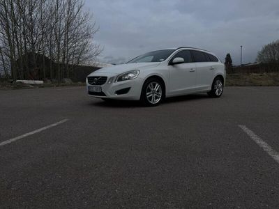 begagnad Volvo V60 D4 AWD Geartronic Momentum Euro 5