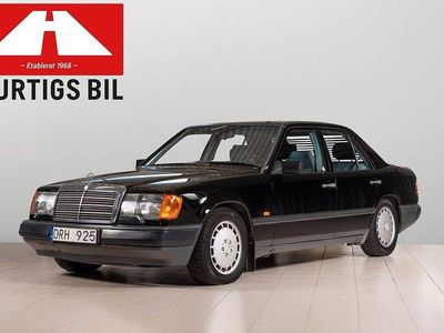 Svart Begagnad 1989 Mercedes E230 Sedan | 149 990 kr