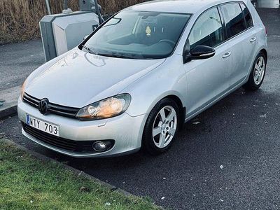 Begagnad VW Golf VI 105 HK (77 kW) 2011 Halvkombi