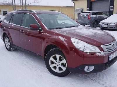 Begagnad Subaru Outback 167 HK (122 kW) 2012 Röd Sedan
