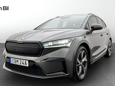 Grå Begagnad 2023 Skoda Enyaq iV SportLine SUV | 424 900 kr (Marknadspris)