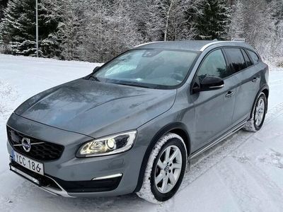 begagnad Volvo V60 CC D4 AWD Summon