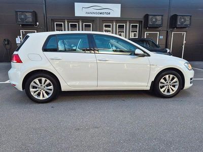 Begagnad VW Golf VII 110 HK (80 kW) 2015 Vit Halvkombi