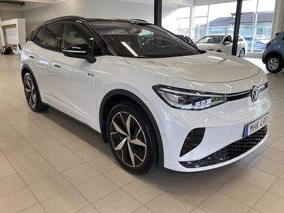 Vit (glacier white metallic bl) Begagnad 2025 VW ID.4 GTX SUV | 609 000 kr