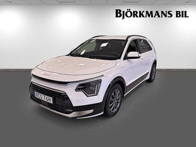 Vit Begagnad 2024 Kia Niro Advance SUV | 349 900 kr (Marknadspris)