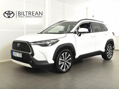 Vit Begagnad 2024 Toyota Corolla Cross Style SUV | 359 900 kr (Marknadspris)