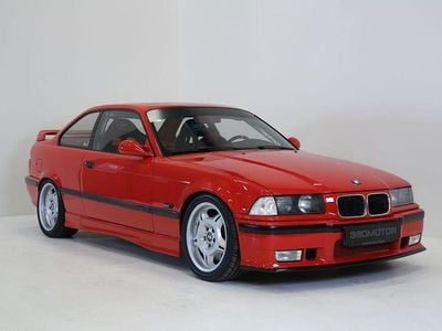 Röd Begagnad 1993 BMW M3 Sportkupé | 349 900 kr