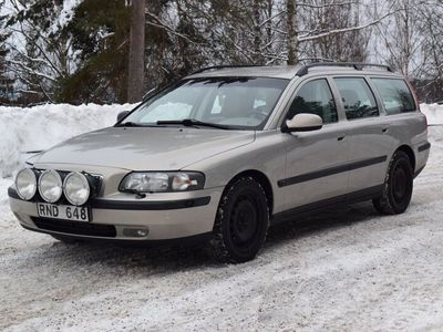 begagnad Volvo V70 2.4 T 200 HK.. nybes.till 30-11-2024 ua.