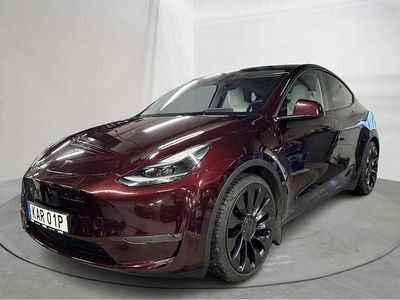 Röd Begagnad 2023 Tesla Model Y Performance SUV | 439 000 kr (Marknadspris)