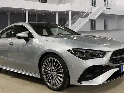 Silver Begagnad 2025 Mercedes CLA200 Advanced Plus Sportkupé | 378 000 kr (Lite dyr)