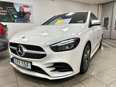 Vit Begagnad 2022 Mercedes B180 Premium Minibuss | 249 500 kr