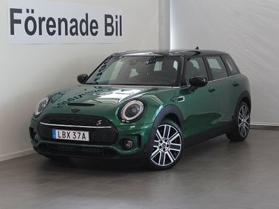 begagnad Mini Cooper S Clubman Aut Pano HK HUD B.kamera Drag Skinn 2024, Halvkombi