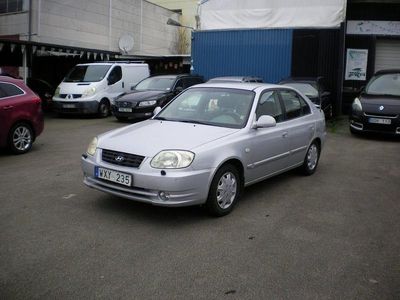 Silver Begagnad 2005 Hyundai Accent Halvkombi | 14 500 kr