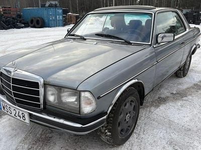 Begagnad Mercedes 300 80 HK (58 kW) 1979