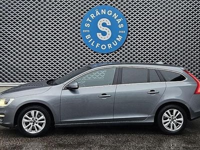Gråmetallic Begagnad 2017 Volvo V60 Momentum Kombi | 155 000 kr