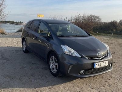 Grå metallic Begagnad 2012 Toyota Prius+ Minibuss | 98 000 kr (Bra pris)