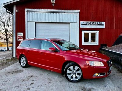 Röd Begagnad 2007 Volvo V70 Summum Kombi | 69 500 kr (Dyr)